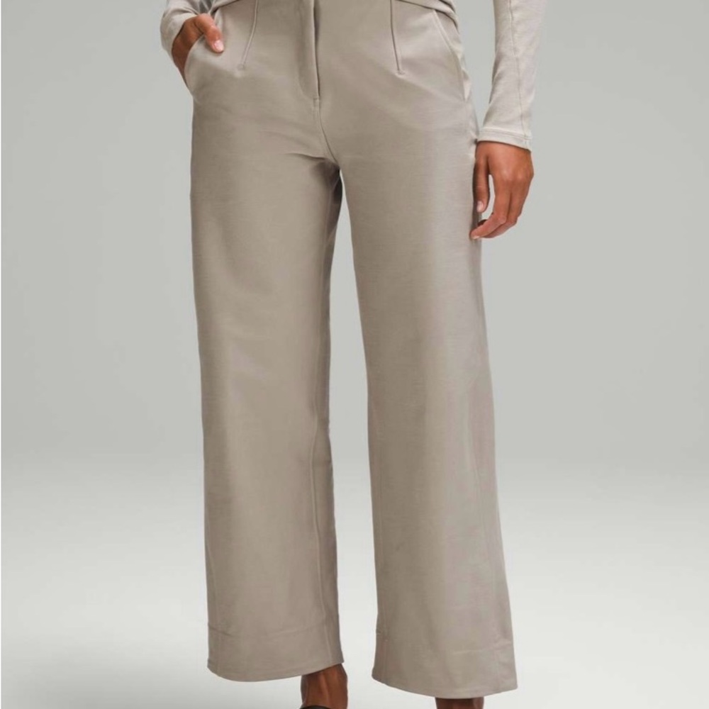 Lululemon Utilitech Relaxed Mid-Rise Trouser 7/8 Length